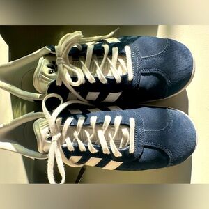 Adidas gazelle Navy sneakers Men’s size 8